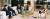 도널드 트럼프 미국 대통령 당선인(왼쪽 둘째)과 아베 신조 일본 총리(왼쪽 셋째)가 17일 뉴욕 트럼프 자택에서 만났다. 맨 오른쪽은 딸 이방카, 맨 왼쪽은 국가안보보좌관에 내정된 마이클 플린. [AP=뉴시스]