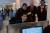 2013년 1월 평양의 김일성종합대학을 방문한 에릭 슈밋 구글 회장과 빌 리처드슨 전 미 뉴멕시코주지사(뒷줄 왼쪽 둘째와 셋째). 토니 남궁 박사가 방북을 주선했다.[중앙포토]