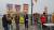 세종시 호수공원에서 시민들이 박 대통령 퇴진을 촉구하는 팻말을 들고 있다. 김성태 기자