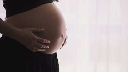 임신 중 '이 화장품'으로 화장하면 기형아 출산 확률 높아져