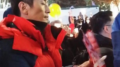 차인표 "도저히 가만 있을 수 없었다" 촛불집회 참가한 사진 화제 