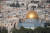 올리브 산에서 내려다 보이는 예루살렘 성전. 황금빛 지붕의 이슬람 사원이 있는 자리에 예수 당시에는 유대교 성전이 있었다.