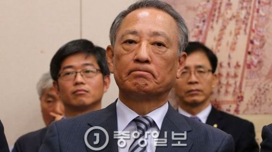 검찰 "하나고 입시·채용비리 없었다"…김승유 전 이사장 불기소 처분