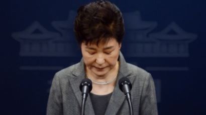 박 대통령 지지도 2주째 4%…국정교과서는 17%만 찬성