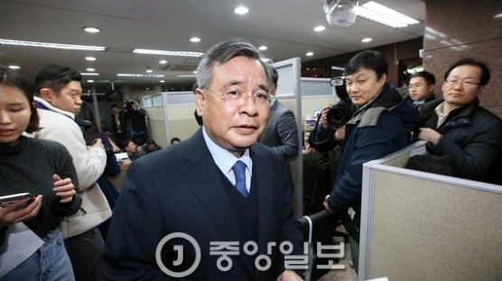 박영수 특검, 특검보 후보자 8명 청와대에 추천 “전원 판·검사 출신”