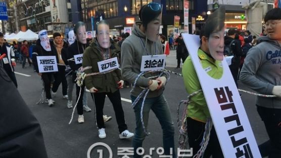 [6차 촛불집회] 광주 촛불집회 15만명…'박근혜·최순실 감옥' 등장