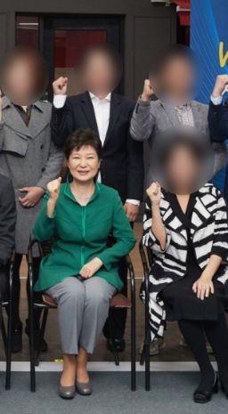 엘시티 이영복 아들, 박근혜 대통령 만나 사진 촬영…어떻게 만났을까?