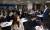 3일 서울 순화동 코웨이 본사에서 열린 창업 교육 위스쿨에서 교육생들이 이해선 코웨이 대표의 강의를 듣고 있다. [사진 코웨이]