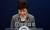 박근혜 대통령이 지난달 29일 청와대 브리핑룸에서 대국민 3차담화를 발표하는 도중 고개를 숙이고 있다. [청와대사진기자단]