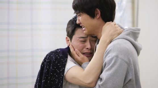 [매거진M | 강유정의 까칠한 시선] 재밌지만 상투적인 '유영아표 영화' 레시피