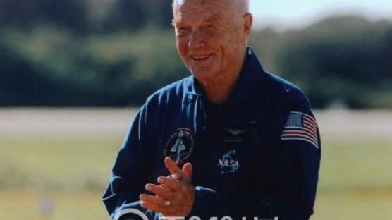 지구 궤도 비행한 첫 미국 우주인 존 글렌 사망