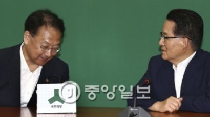 국민의당 “유일호 경제팀 유임? 황 대행, 박근혜 정부 부활 꿈꾸나”