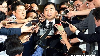 [속보] 주식 대박 진경준 전 검사장 징역 4년 선고…김정주 대표는 무죄