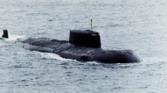 나토군, 대대적인 잠수함 수색 작전…러시아 잠수함, 프랑스 항모 근처까지 접근