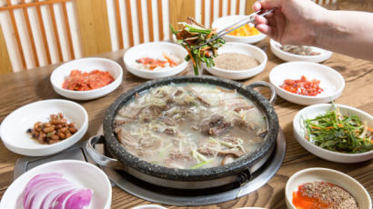 [땅이야기 맛이야기] 전북(9) 직접 키운 흑염소로 맛과 건강 한번에, 돈들막