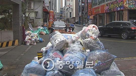 “일주일 방치돼 악취 진동”…전주 덮친 ‘쓰레기 대란’ 왜