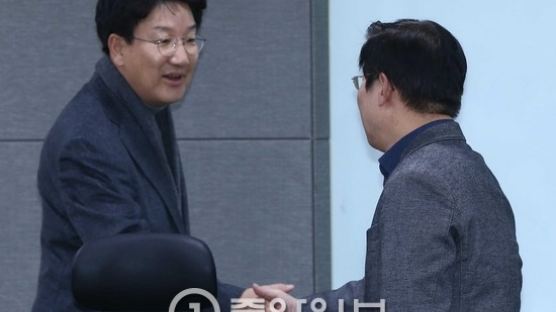 권성동 법사위원장 "박 대통령 민주적 정당성 상실하고 법률 자의적 해석"