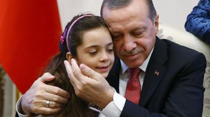 터키 대통령 만난 ‘알레포의 안네 프랑크’