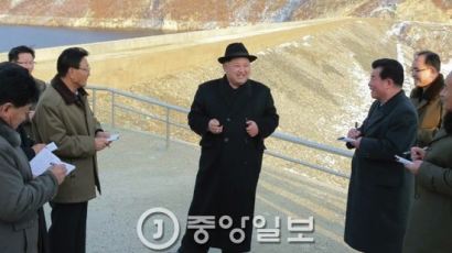 김정은 "단독 제재 떠벌리는 남조선···우리의 승리 증명됐다는 뜻"