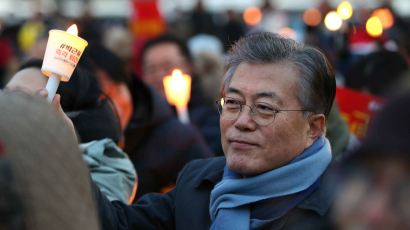 성탄 촛불집회 참석한 문재인·이재명·박원순…'촛불 민심은 내것'