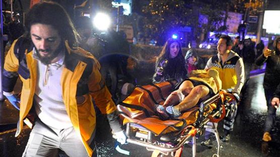 터키 클럽서 아랍어 외치며 총기 난사…피로 물든 새해 파티