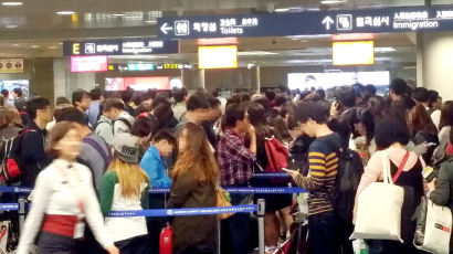 인천공항서 출입국 심사 자동…오늘부터 더 빨라진다