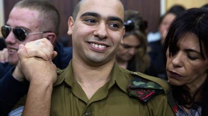 쓰러진 팔레스타인 청년 사살 병사, 이스라엘 법원 ‘고의 살인’ 판결