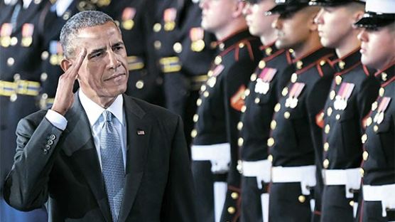 [사진] 오바마의 마지막 경례