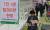 서울 양재동 농협하나로마트의 텅빈 달걀 판매대 앞에 한정판매 안내문이 붙어 있다. 정부는 설 명절을 앞두고 성수품 수급안정대책반을 5일부터 가동한다. [중앙포토]
