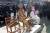 부산 일본영사관 앞에 설치된 소녀상. [사진 중앙포토]