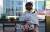 11일 부산 동구 일본 총영사관 앞 부산 평화의 소녀상. 송봉근 기자