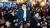 안철수 전 무소속 대선후보가 2012년 12월 18일 오후 서울 명동예술극장 앞에서 문재인 민주통합당대선후보 지원유세를 하고 있다. 안 전 후보의 오른쪽은 송호창 의원. [중앙포토]
