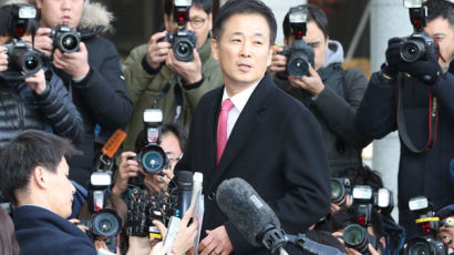 박 대통령, 탄핵심판 대리인에 유영하 변호사 선임…누구?