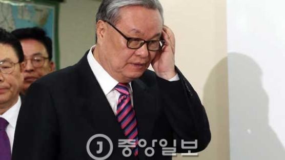 새누리, 박 대통령 징계 안하기로…인명진 "내가 중지시켰다"