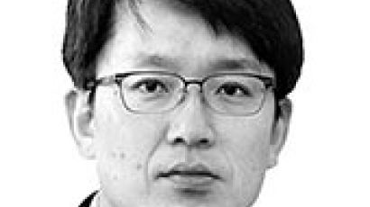 [글로벌 아이] ‘커맨더 인 치프’ 시진핑의 노림수