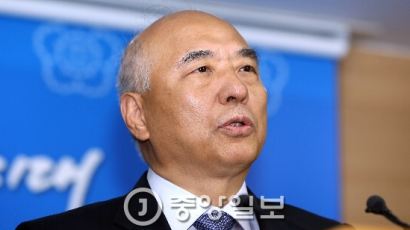 문창극 "어둠의 세력 날뛰어…조의연 판사에 박수"