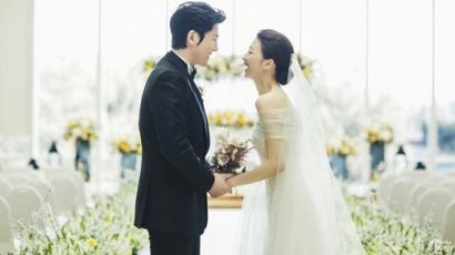 류수영·박하선, 웨딩사진 공개 '행복한 1월의 신부'