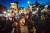 25일 맨해튼 워싱턴스퀘어파크에 모인 시민들이 도널드 트럼프 대통령의 초강경 이민 행정명령 발동에 항의하는 시위를 벌이고 있다. [AP, 시장실 제공] 