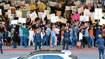 '반이민' 반발 미 전역 '분노 시위' 