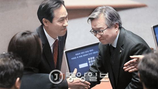 우상호 “국민의당, 연정 협상하자” 박지원 “그럴 일 없다”