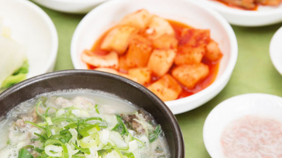 [땅이야기 맛이야기] 경북(17) 반백년 이어온 순대국밥의 인기, 단골식당