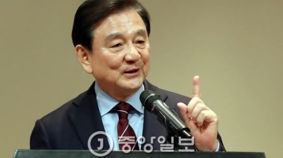 홍석현 회장 "중진국 함정, 남남갈등...아버지 세대보다 못 살 수도"