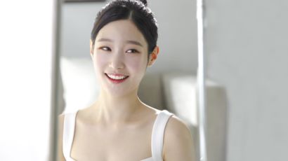 역시 '대세' 청순미모로 화장품 모델자리 꿰찬 다이아 정채연