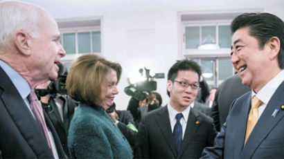 [사진] 미 의회 지도부 만난 아베