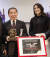 지난해 10월 안데르센 문학상을 수상한 일본 작가 무라카미 하루키(왼쪽)와 메리 덴마크 왕세자비. 