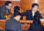 박근혜 대통령에 대한 탄핵을 요구하는 국회측 권성동 법제사법위원장(오른쪽) [중앙포토]
