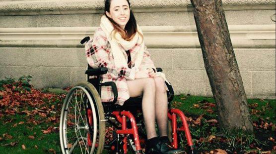 시간없다며 휠체어 탄 장애 여성 놔두고 출발한 항공사 