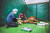 제주 렛츠런팜 말 전문 동물병원의 수의사들이 다친 말을 치료 중이다. 제주도는 오는 5월까지 말 전문병원을 추가한다. [사진 한국마사회]