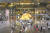 카타르 도하 하마드 공항 곳곳엔 고가의 예술품이 전시돼 있다. 면세구역 중앙에 있는 램프 베어는 카타르 왕실이 78억원에 들여온 작품이다. [사진 도하 하마드공항]