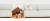 문승지 디자이너가 2014년 출시한 '셰어링 소파'. 소파 팔걸이 각도를 펫하우스 지붕과 맞춰 따로 또 같이 활용할 수 있다. [사진 Studio Mun]